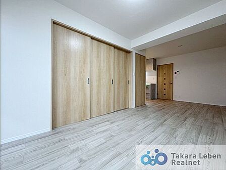 毎日のお食事やティータイム、読書やお昼寝など、なんでも受け入れてくれる自由で心地良いリビング。プライベートタイムの満足感を大きく高められる空間です。