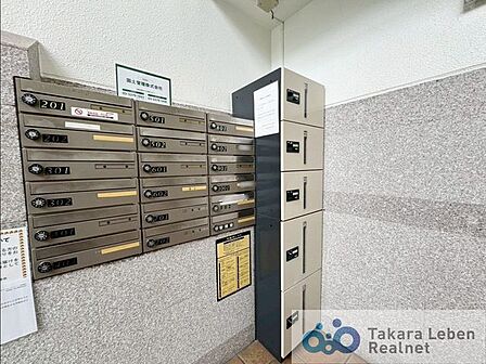メールボックスコーナーも綺麗に整えられております。共用部分が清潔に保たれていると、マンション全体の品格が上がりますね。