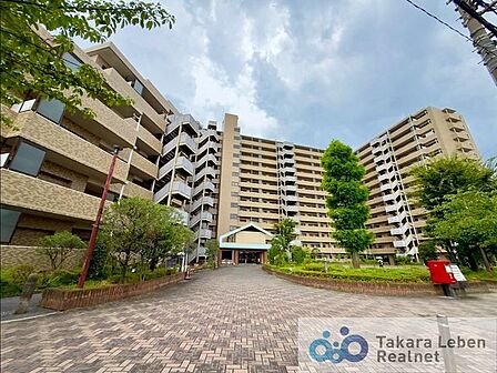 保育園や小学校、中学校が近く、お子様の通学等に安心の立地。