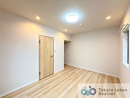 お部屋にお気に入りのベッドを配置して、自分だけのこだわりの空間に仕上げてみましょう。