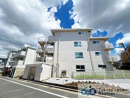 東武鉄道東上線「上板橋」駅徒歩5分の駅近マンション。商業施設も徒歩圏内に揃っておりお買い物にも便利。
