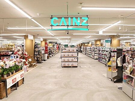 カインズリヴィンオズ大泉店 徒歩12分。 960m