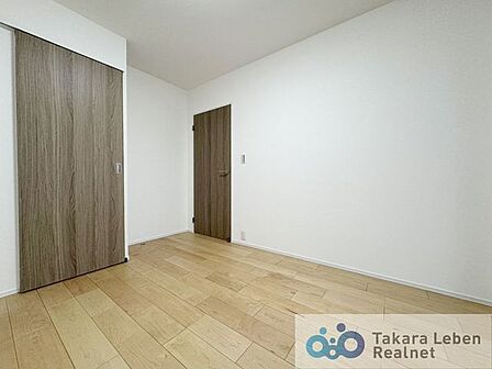 約6.2帖の洋室です。