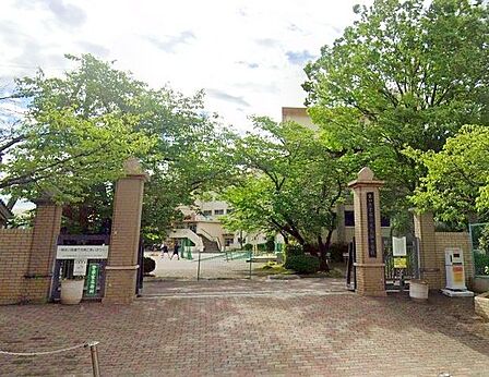 さいたま市立大久保中学校 徒歩13分。 1030m