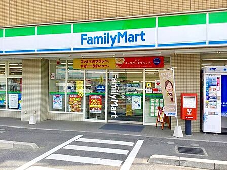 ファミリーマート戸田全農通り店 徒歩5分。 380m