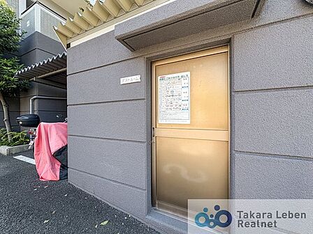ダストルームはきれいに管理されています。
