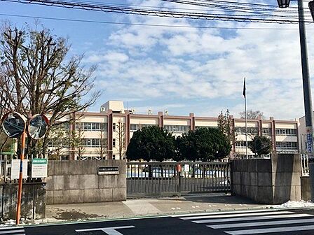 板橋区立志村第六小学校 徒歩11分。 850m