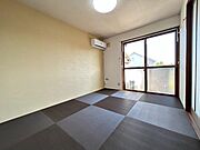 和室はオシャレな琉球畳です