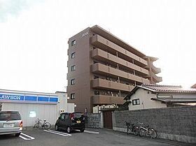 リバーコートC 3-1 ｜ 鳥取県米子市糀町 2丁目150番地（賃貸マンション1LDK・3階・40.26㎡） その1