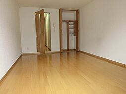 リバーアップ六実 202 2階1Kのリビング/ダイニング