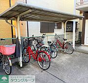 屋根付き駐輪場完備