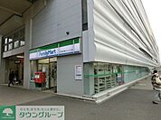 ファミリーマート 240m