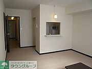 小さなカウンターもありお洒落な間取り