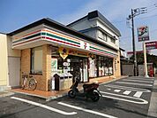 セブンイレブン松戸南花島店 380m