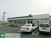 ファミリーマート成田店 徒歩19分。 1470m
