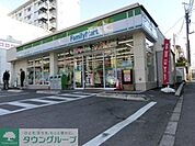 ファミリーマート 797m