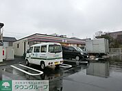 セブンイレブン 徒歩5分。コンビニ 380m