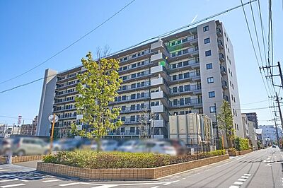 外観:【外観】モダンフォルムな平成31年2月築のマンション。バルコニーがガラス手摺になっており、透明感のあるデザインです。 外観:【外観】モダンフォルムな平成31年2月築のマンション。バルコニーがガラス手摺になっており、透明感のあるデザインです。