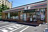 周辺：セブンイレブン横浜永田台店まで302m（徒歩4分）