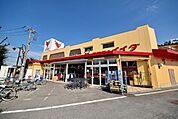コモディイイダ築地店 757m