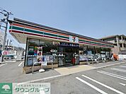 セブンイレブン所沢市民体育館前店 徒歩11分。コンビニ 880m