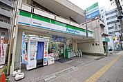 ファミリーマート妻屋所沢店 198m