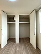 洋室6.3帖　収納