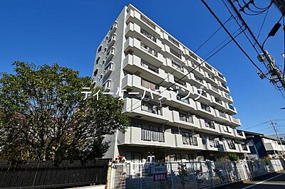 外観：堂々とした佇まいが、住む者に満足感と安心感を与えてくれます。