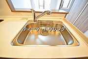 家族と触れ合いを大切にできる対面キッチンです。浄水器付きです。