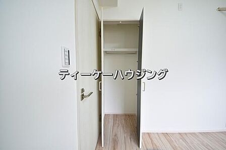 ここまでたくさん収納があれば、物が多い方でも安心ですね。