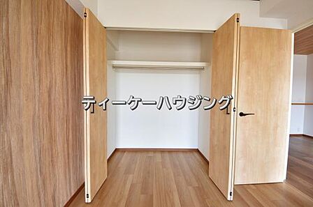 ゆとりある収納は、持ち物が多い方でもすっきりした生活を送れる筈です。