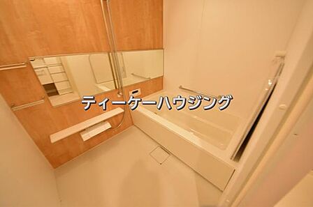 お子さんと一緒でもゆとりな広さです。快適・清潔な空間で心も体もオフになる時間を楽しんでみませんか。