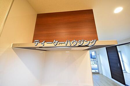 お掃除しやすくいつまでも清潔にお使いいただける手元ライト付き換気扇