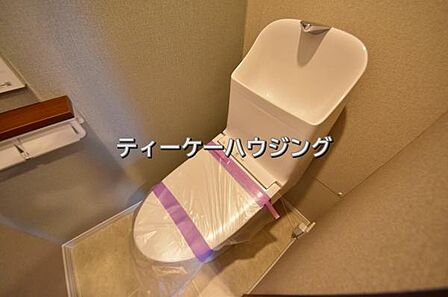 温水洗浄機能付き便座を標準装備。清潔で快適な空間を演出します。