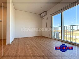 ガレージハウス　THE HILLTOP C-2 1階ワンルームのリビング/ダイニング