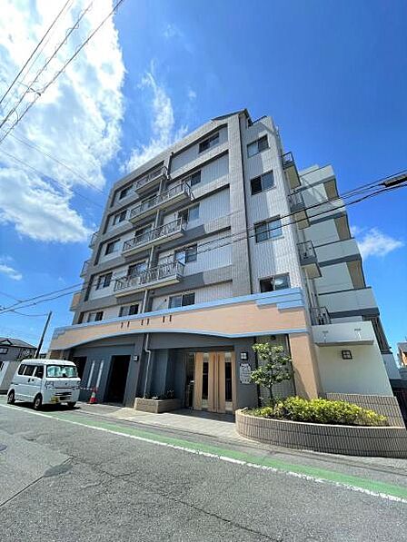 平成17年築のきれいなマンションです