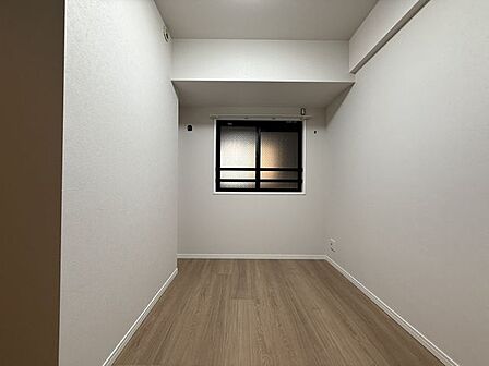 子供部屋にぴったりな洋室。明るい空間で成長を見守ります
