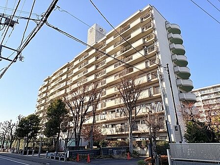 令和8年4月リフォーム済みとなっており、中は大変綺麗です。 是非現地内覧にお越しください。