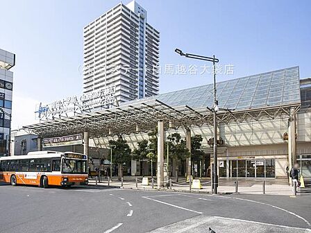 獨協大学前駅(2640m)