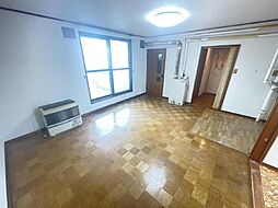 ハイツうえだ 1-2 1階2LDKのリビング/ダイニング