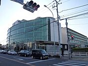 杏林大学医学部付属病院 818m