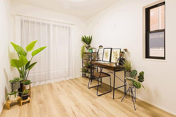 １階の居室はサ...