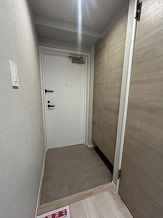 広々とした玄関...
