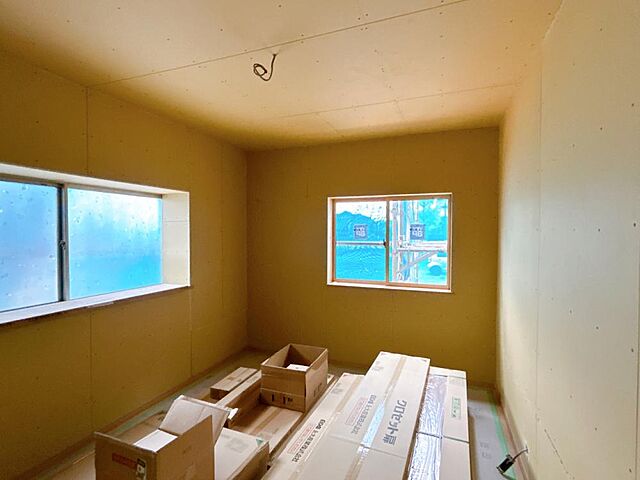 室内 射水市緑町9-10