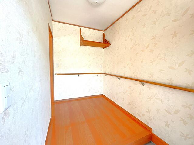 玄関 小矢部市石動町6-3