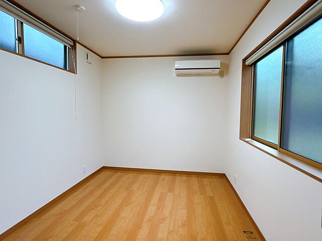 室内 小矢部市石動町6-3