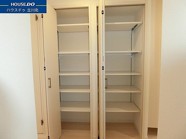 収納 ホームタウン宮前住宅6号棟 2階/-