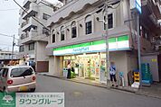 ファミリーマート大宮公園前店 徒歩12分。コンビニ 890m