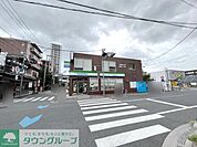 ファミリーマート武蔵浦和駅東店 徒歩12分。 900m