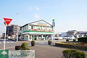 ファミリーマート土呂駅前店 831m